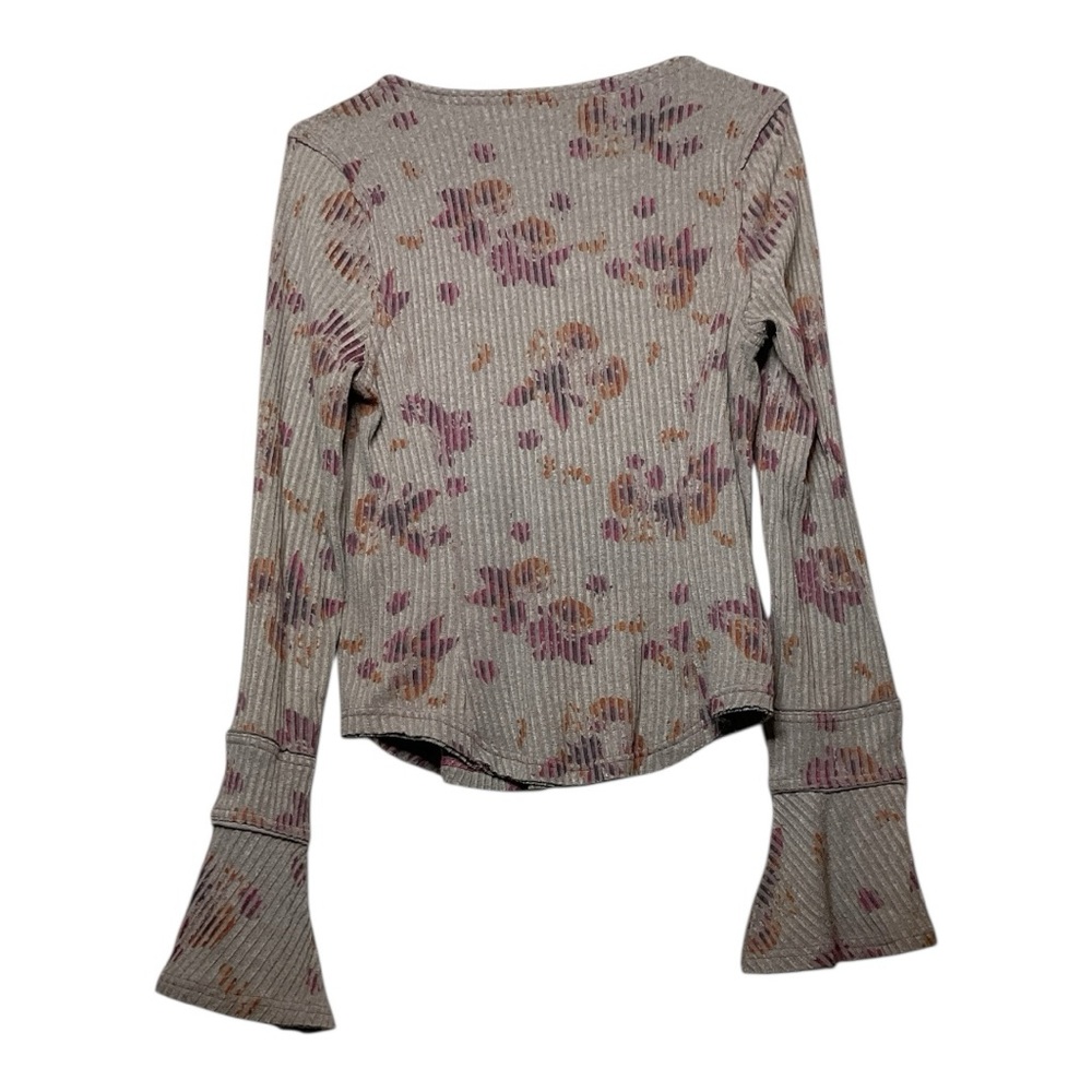 Women’s Free People Layer Me Henley with washed gray floral, size medium - Picture 2 of 3